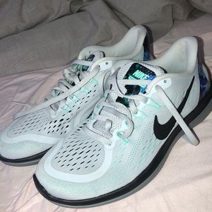 nike fitsole tennis shoes